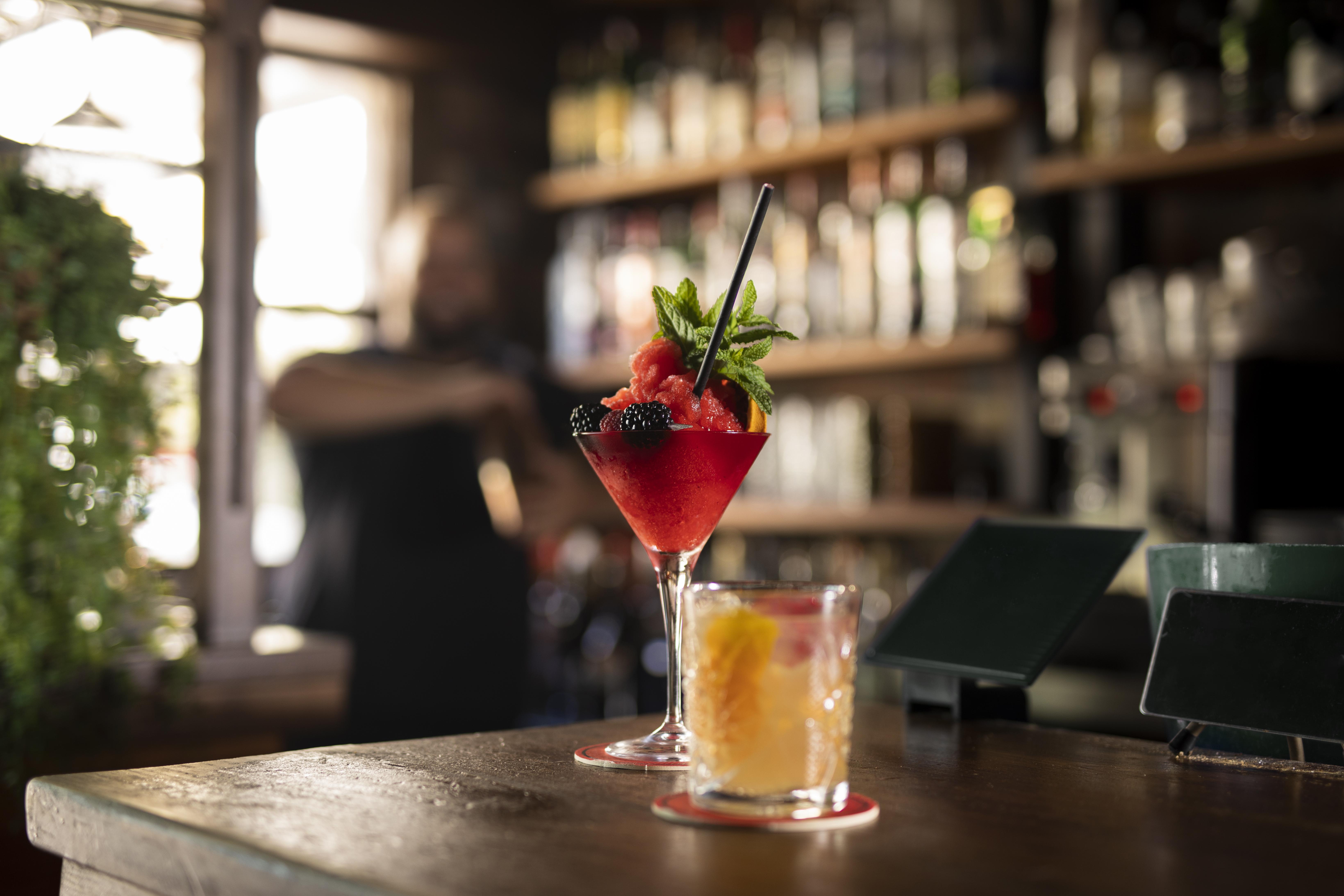 Restaurants & Bars